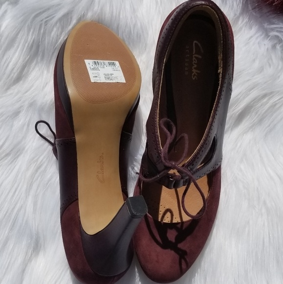 Feminine Leather/Suede Mary Janes - Picture 5 of 7